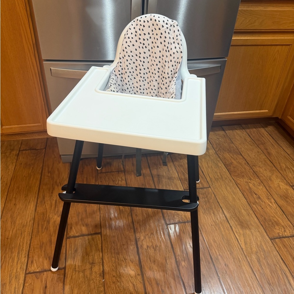 Modern White & Black High Chair with Speckled Insert